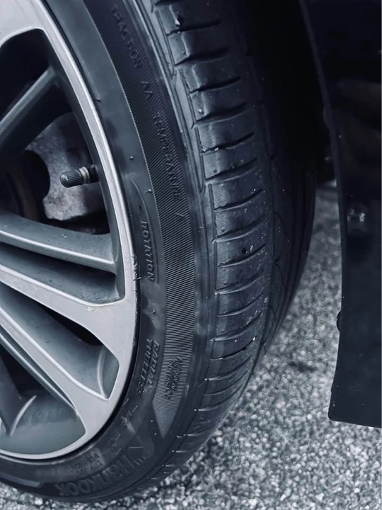 2016 Hyundai Veloster - Image 9 of 18