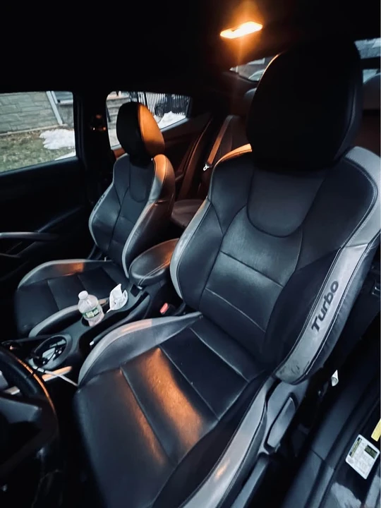 2016 Hyundai Veloster - Image 14 of 18