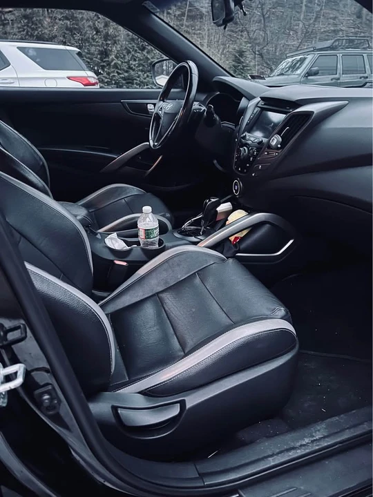 2016 Hyundai Veloster - Image 11 of 18