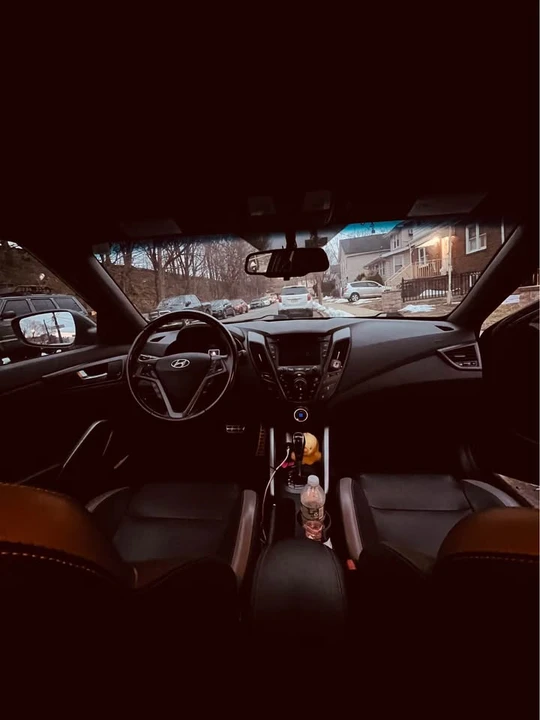 2016 Hyundai Veloster - Image 12 of 18