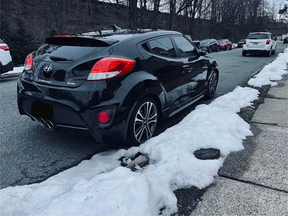 2016 Hyundai Veloster - Image 4 of 18