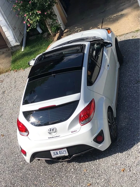 2016 Hyundai Veloster - Image 4 of 5