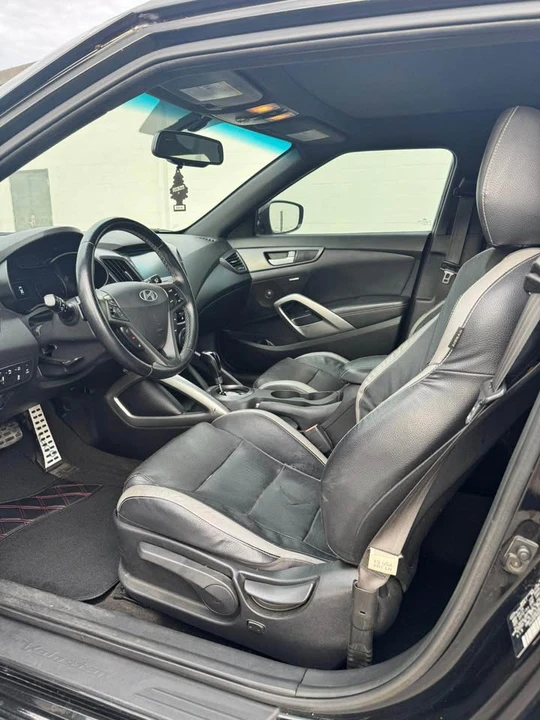 2016 Hyundai Veloster - Image 4 of 5