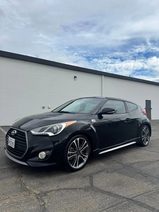 2016 Hyundai Veloster - Image 2 of 5