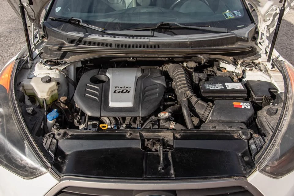 2016 Hyundai Veloster - Image 2 of 6