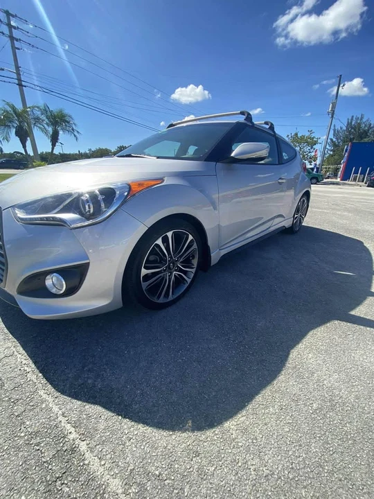 2016 Hyundai Veloster - Image 2 of 13