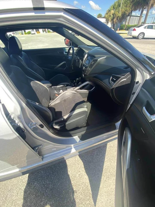 2016 Hyundai Veloster - Image 9 of 13
