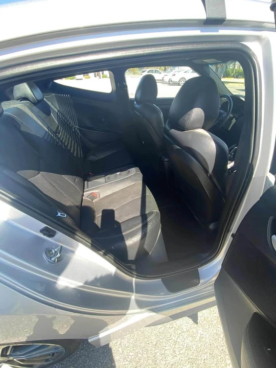 2016 Hyundai Veloster - Image 8 of 13