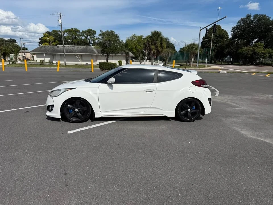 2016 Hyundai Veloster - Image 6 of 10