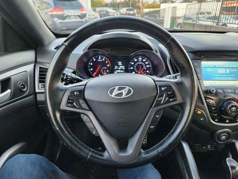 2016 Hyundai Veloster - Image 12 of 15