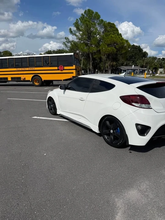 2016 Hyundai Veloster - Image 7 of 10