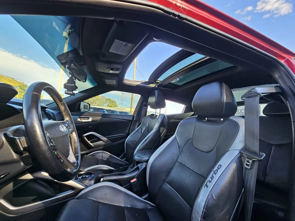 2016 Hyundai Veloster - Image 17 of 19