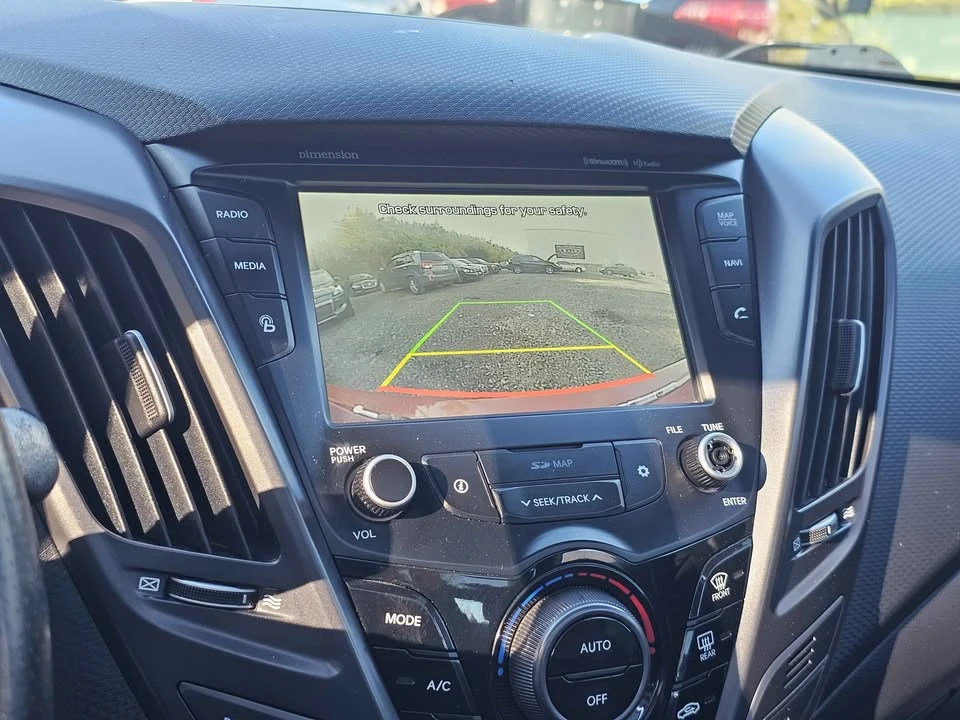 2016 Hyundai Veloster - Image 16 of 19