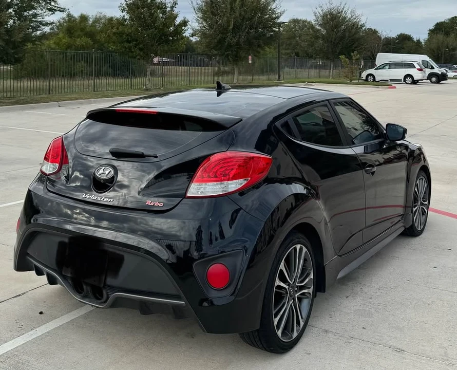 2016 Hyundai Veloster - Image 8 of 19