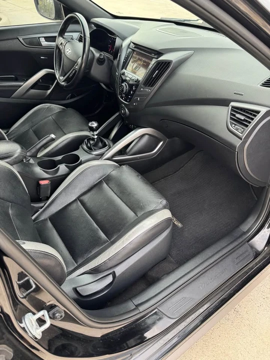 2016 Hyundai Veloster - Image 12 of 19