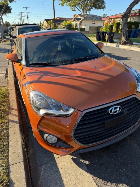 2016 Hyundai Veloster - Image 2 of 9