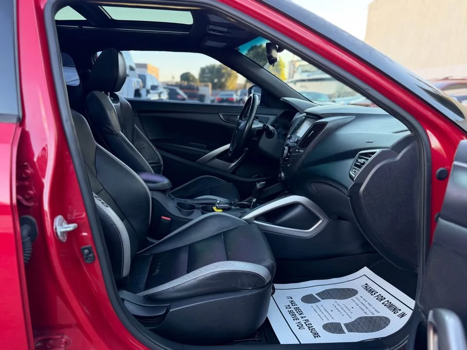 2016 Hyundai Veloster - Image 15 of 20