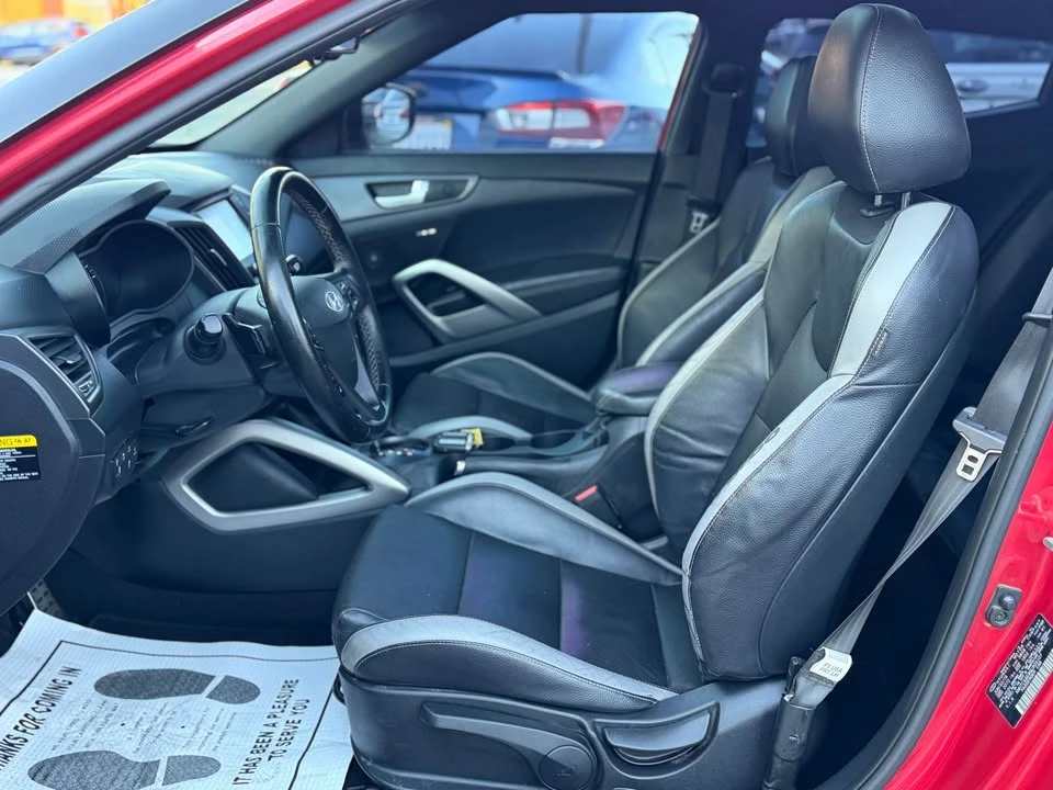 2016 Hyundai Veloster - Image 10 of 20