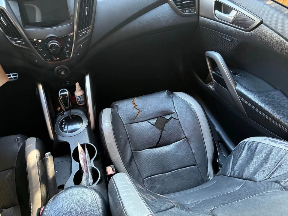 2016 Hyundai Veloster - Image 4 of 10