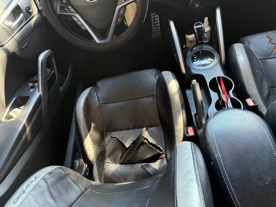 2016 Hyundai Veloster - Image 6 of 10