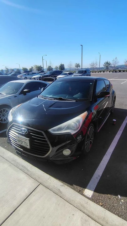 2016 Hyundai Veloster - Image 2 of 2