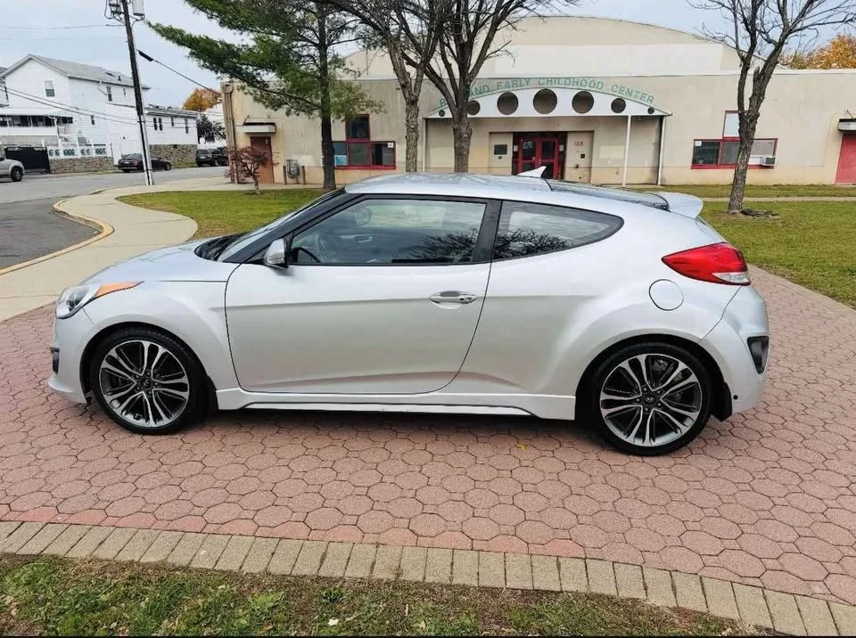2016 Hyundai Veloster - Image 6 of 13