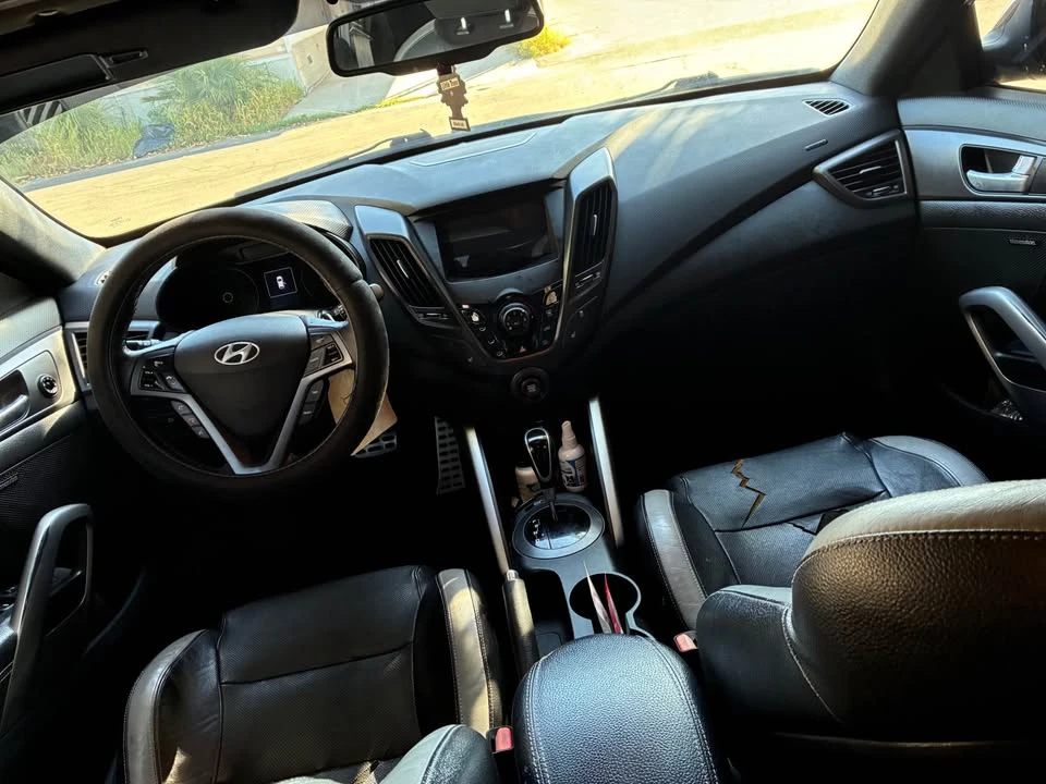 2016 Hyundai Veloster - Image 5 of 10