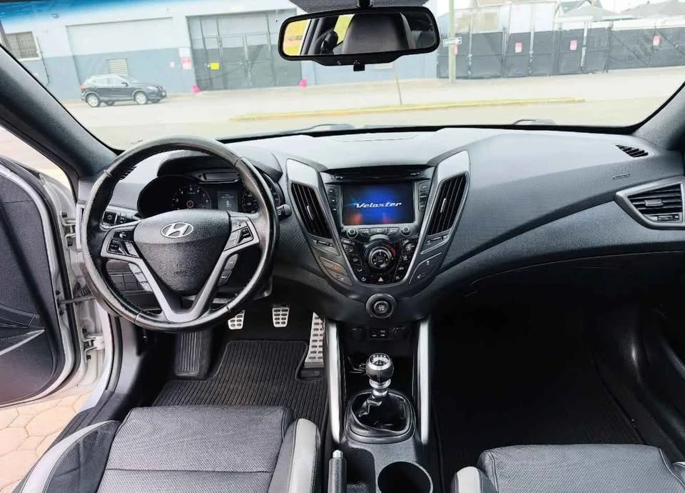 2016 Hyundai Veloster - Image 7 of 13