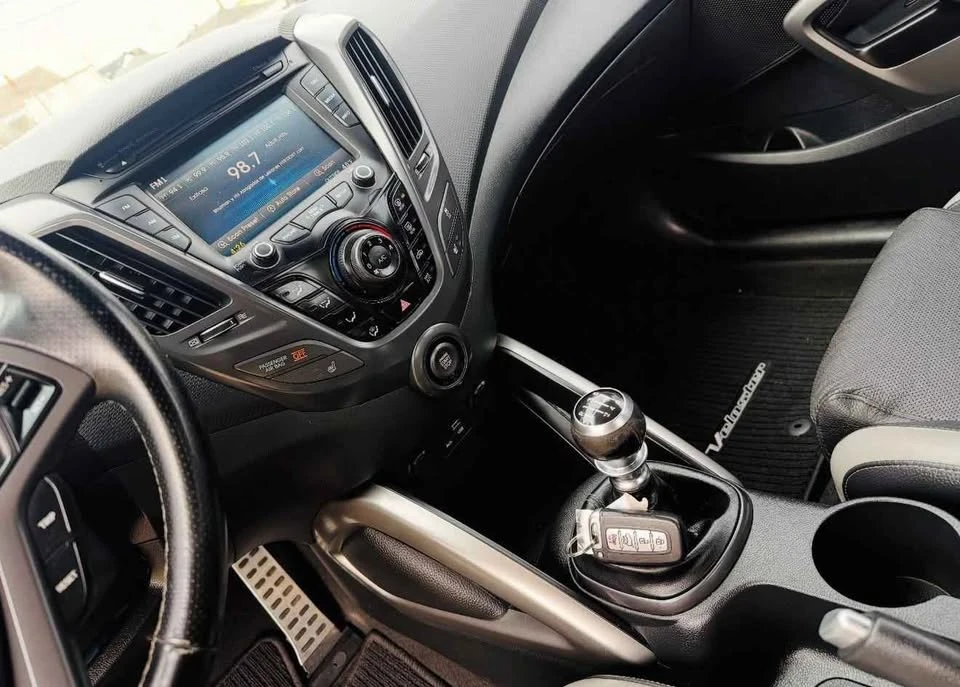 2016 Hyundai Veloster - Image 8 of 13