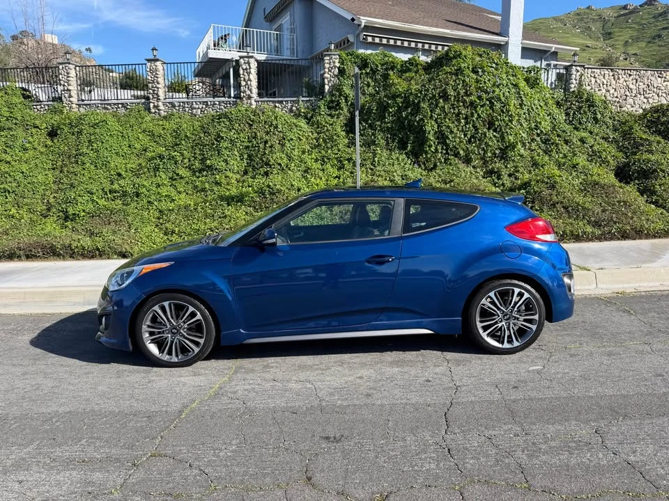 2016 Hyundai Veloster - Image 2 of 16