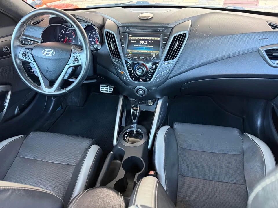 2016 Hyundai Veloster - Image 15 of 16