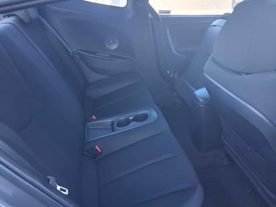 2016 Hyundai Veloster - Image 10 of 13