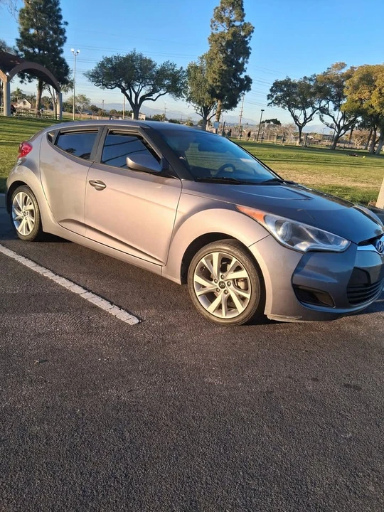 2016 Hyundai Veloster - Image 2 of 13