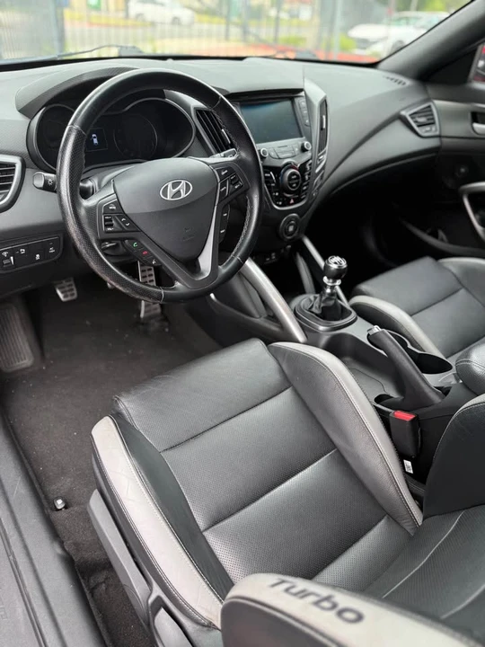 2016 Hyundai Veloster - Image 12 of 17