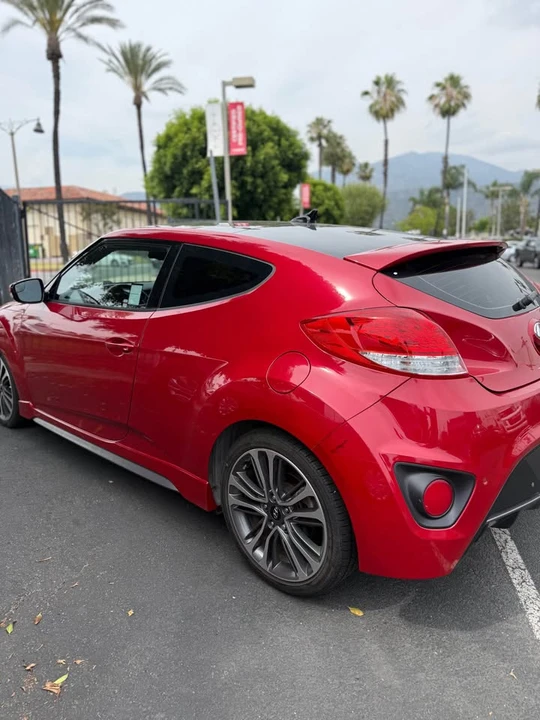 2016 Hyundai Veloster - Image 10 of 17