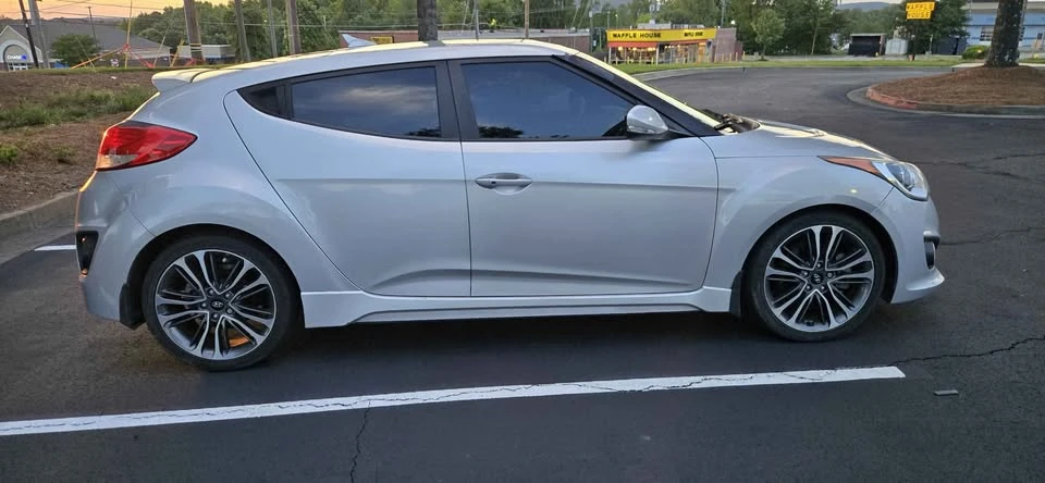 2016 Hyundai Veloster - Image 2 of 4