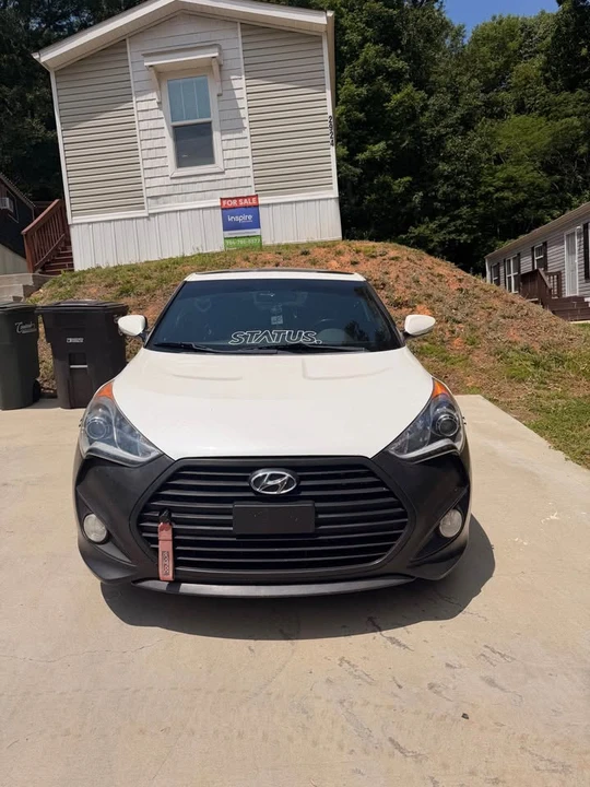 2016 Hyundai Veloster - Image 2 of 4