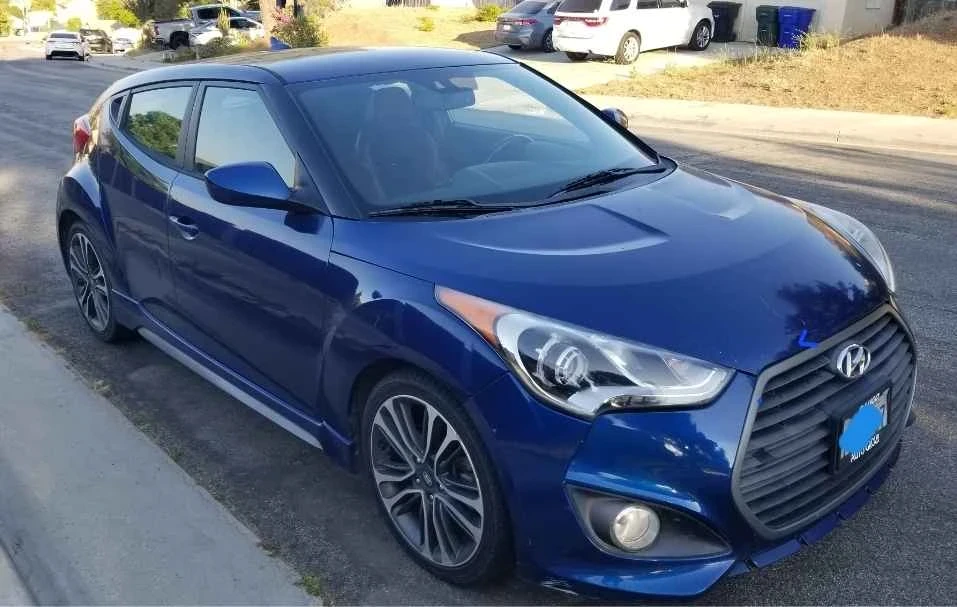 2016 Hyundai Veloster - Image 2 of 9