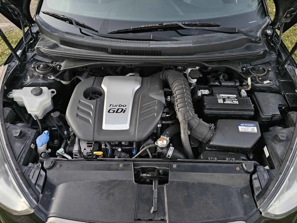 2016 Hyundai Veloster - Image 8 of 9