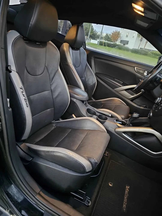 2016 Hyundai Veloster - Image 6 of 9