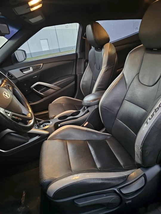2016 Hyundai Veloster - Image 7 of 9