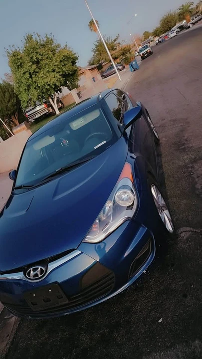2016 Hyundai Veloster - Image 2 of 4