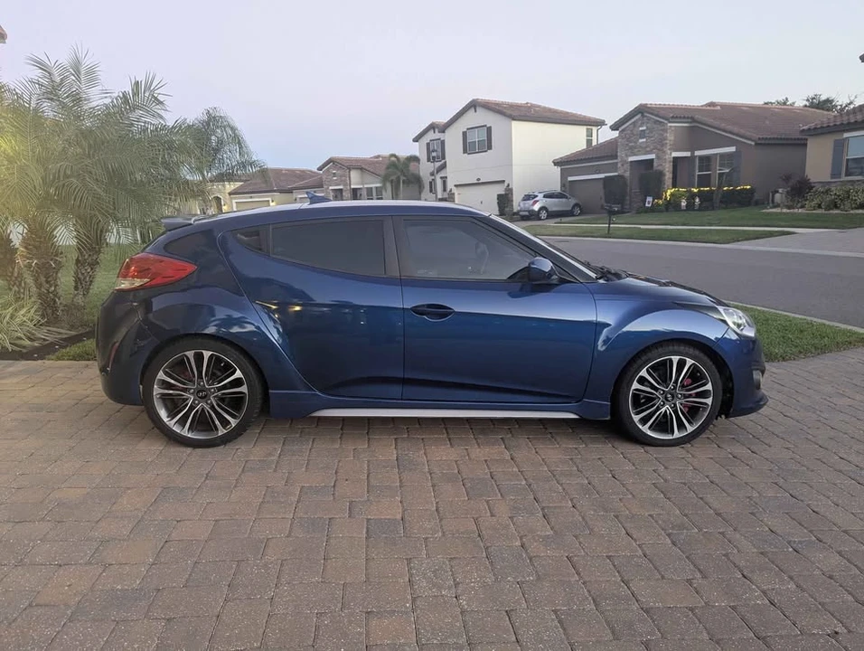 2016 Hyundai Veloster - Image 4 of 17