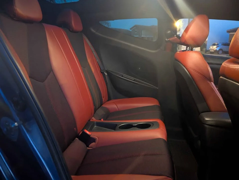 2016 Hyundai Veloster - Image 11 of 17