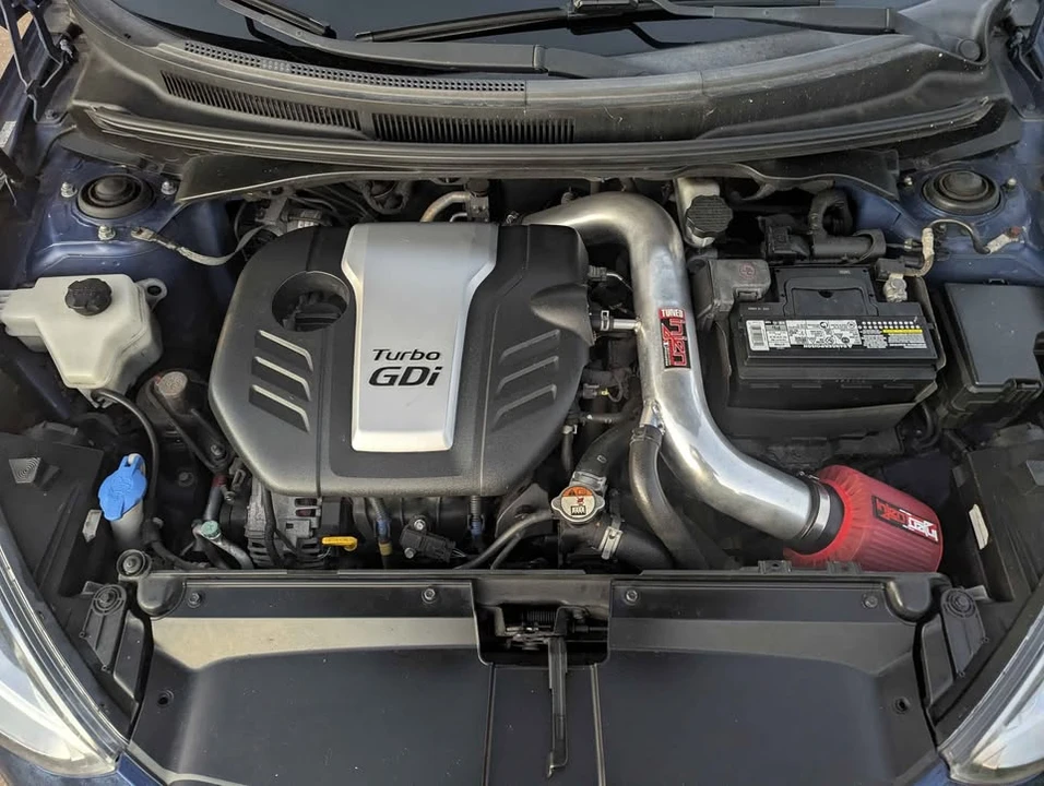 2016 Hyundai Veloster - Image 7 of 17