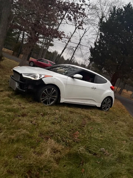 2016 Hyundai Veloster - Image 5 of 20