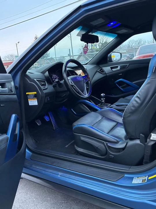 2016 Hyundai Veloster - Image 9 of 15