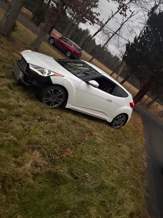 2016 Hyundai Veloster - Image 4 of 20