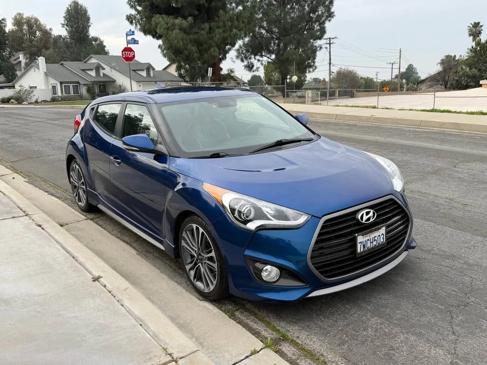 2016 Hyundai Veloster - Image 8 of 17