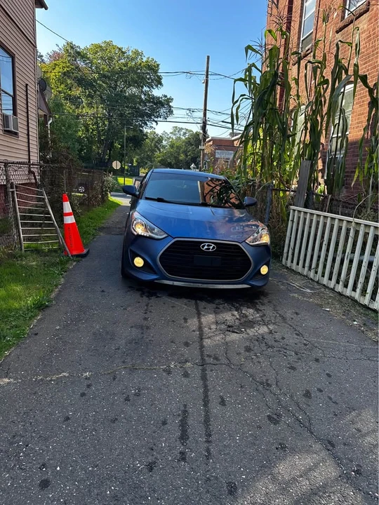 2016 Hyundai Veloster - Image 9 of 14